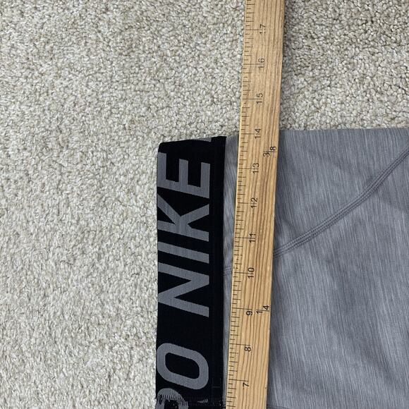 Nike Pro Women Large Shorts Athletic Gym Weightlifting LOGO Gray 3" In 26-10 - Picture 4 of 6